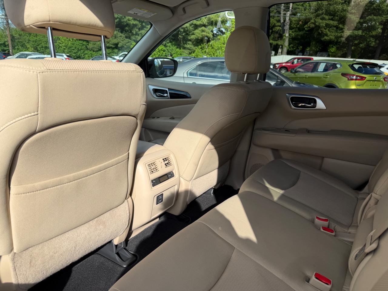 Nissan Pathfinder 4x4 SV 2018