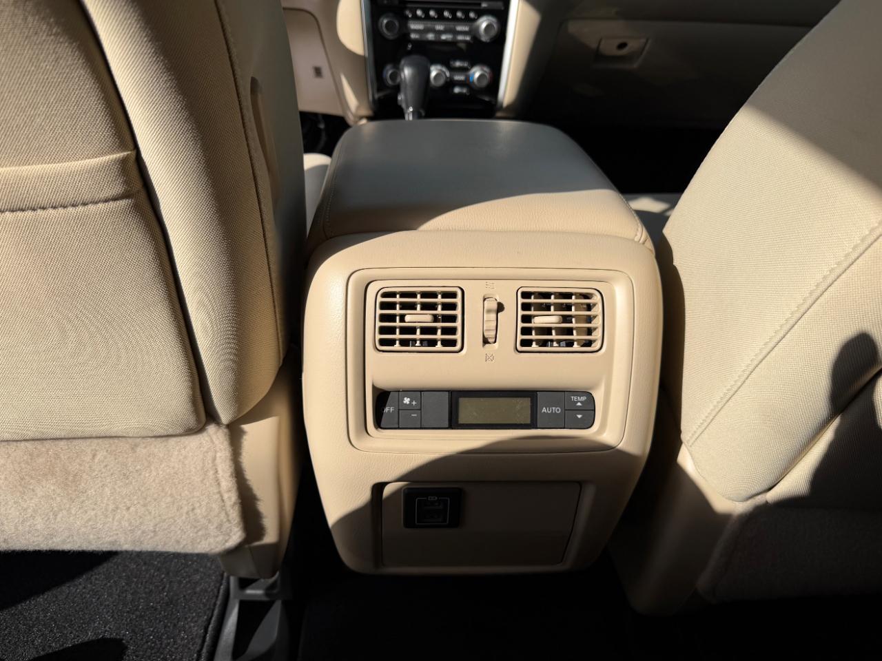 Nissan Pathfinder 4x4 SV 2018