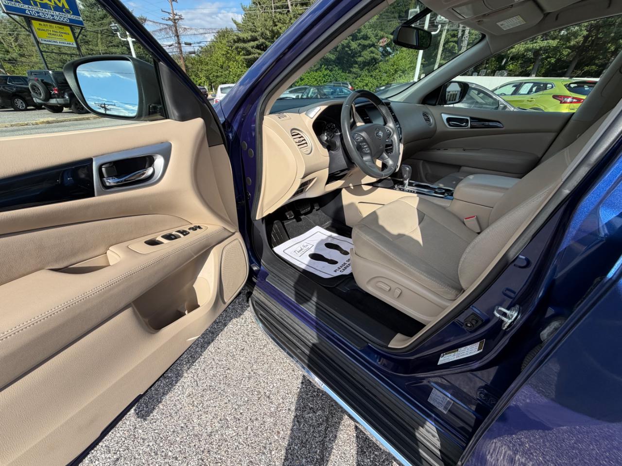Nissan Pathfinder 4x4 SV 2018