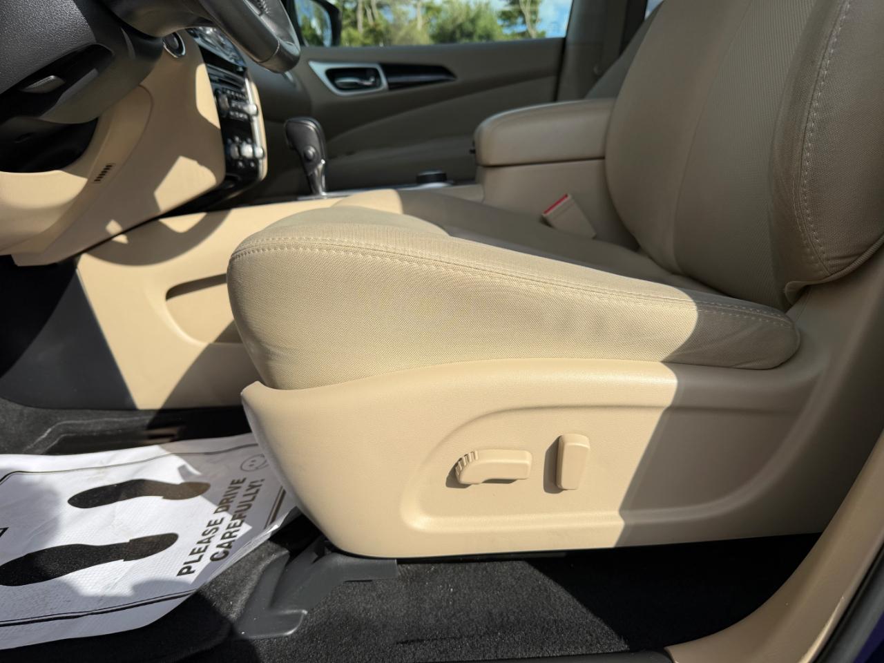 Nissan Pathfinder 4x4 SV 2018