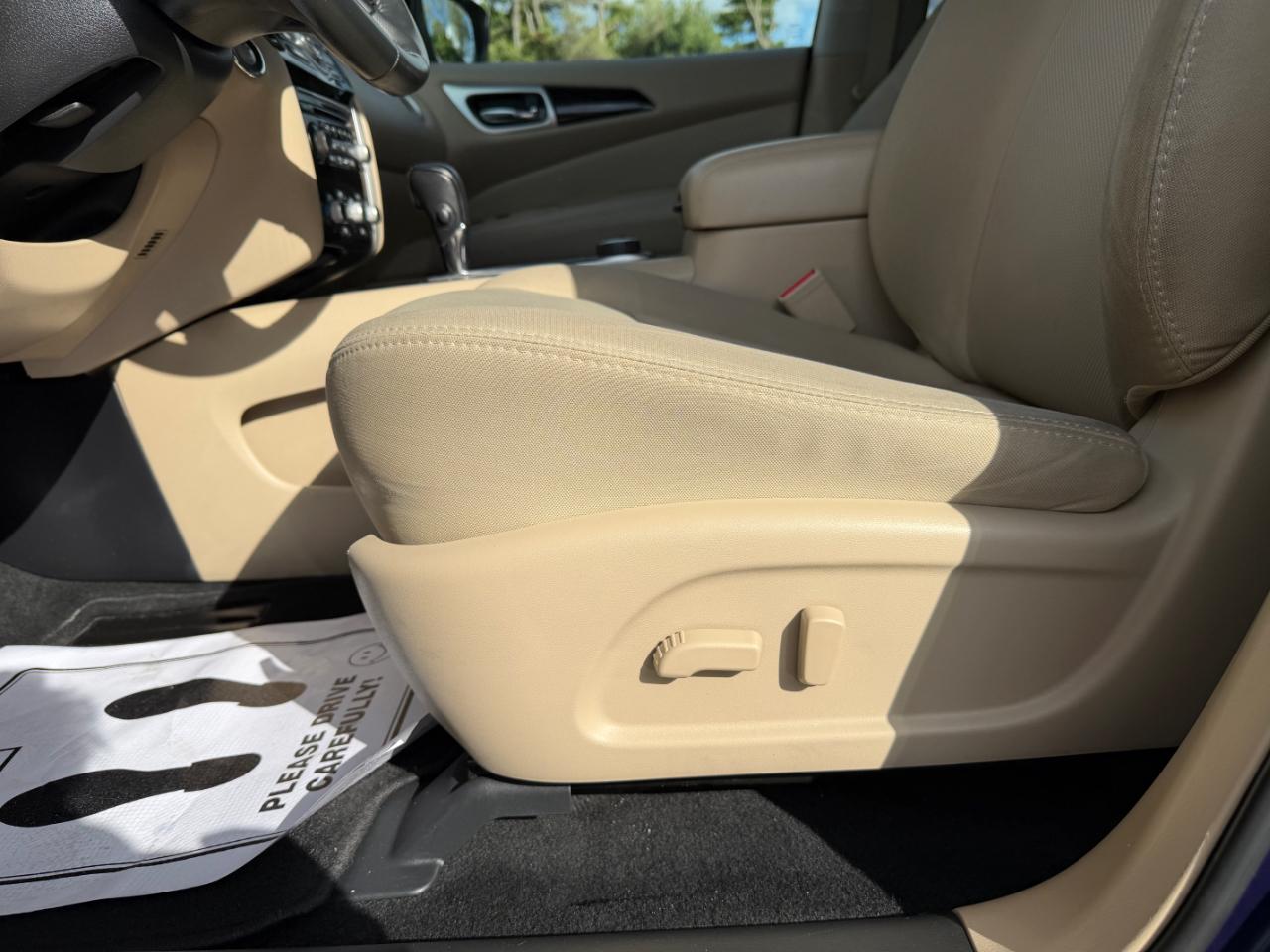 Nissan Pathfinder 4x4 SV 2018