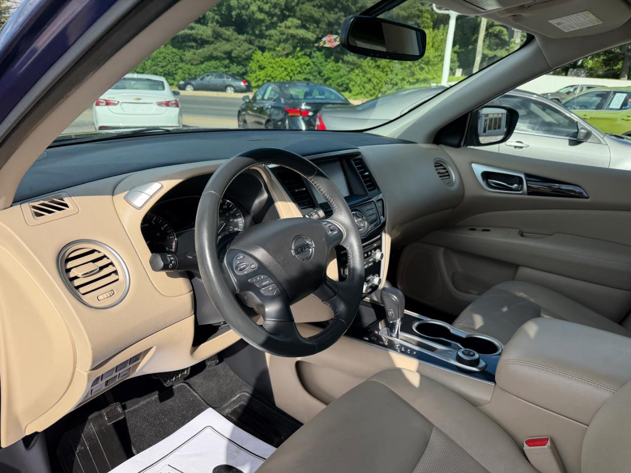Nissan Pathfinder 4x4 SV 2018
