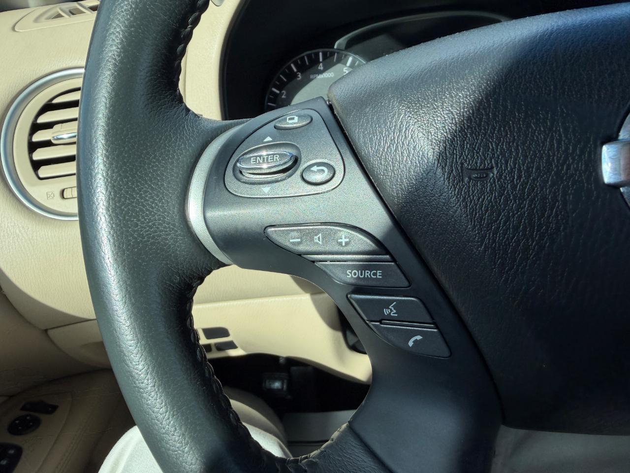 Nissan Pathfinder 4x4 SV 2018