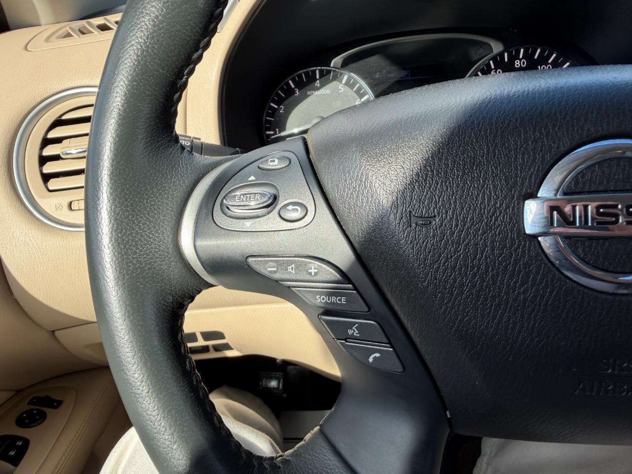 Nissan Pathfinder 4x4 SV 2018