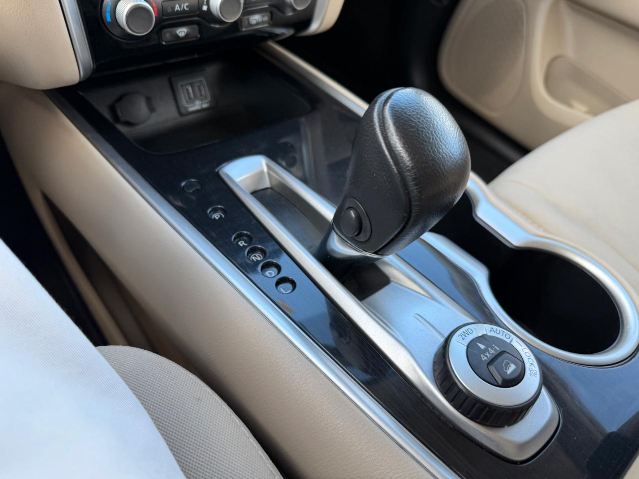 Nissan Pathfinder 4x4 SV 2018