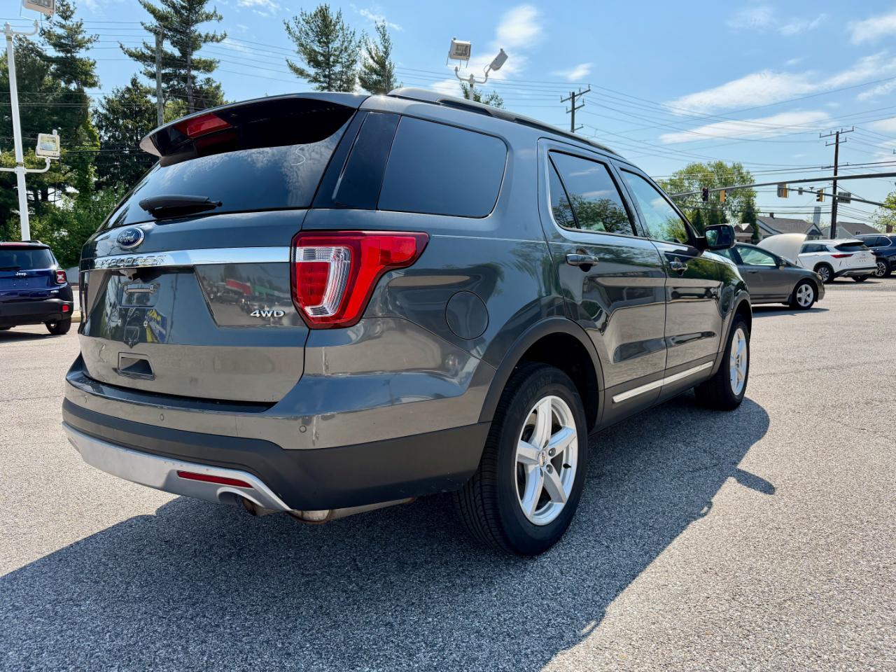 Ford Explorer XLT 4WD 2017
