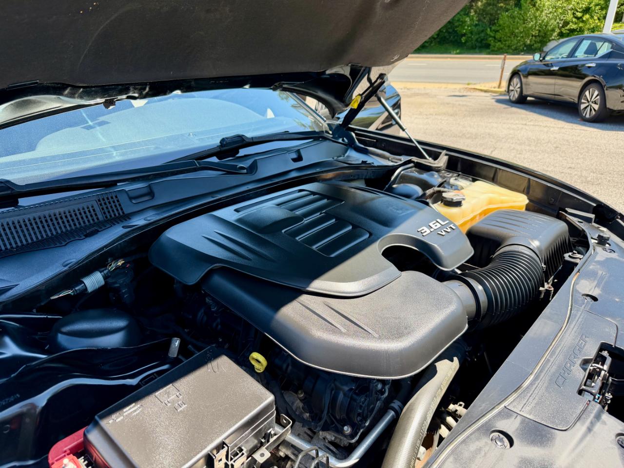 Dodge Charger 4dr Sdn SE RWD 2015