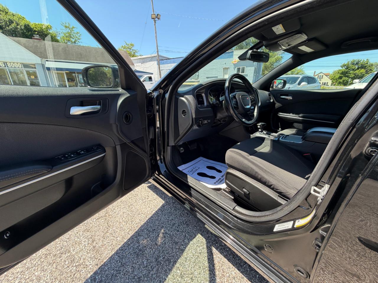 Dodge Charger 4dr Sdn SE RWD 2015
