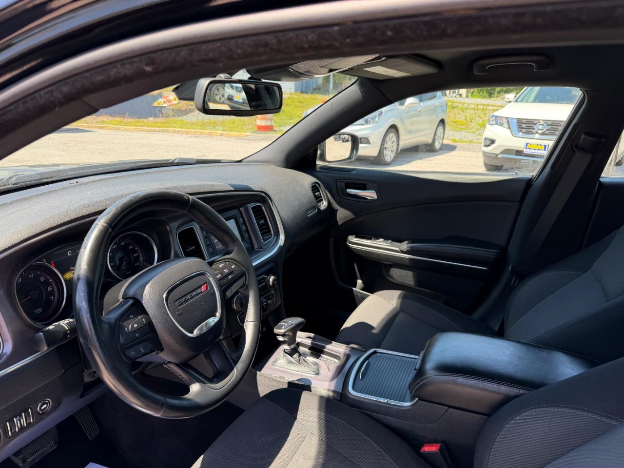 Dodge Charger 4dr Sdn SE RWD 2015