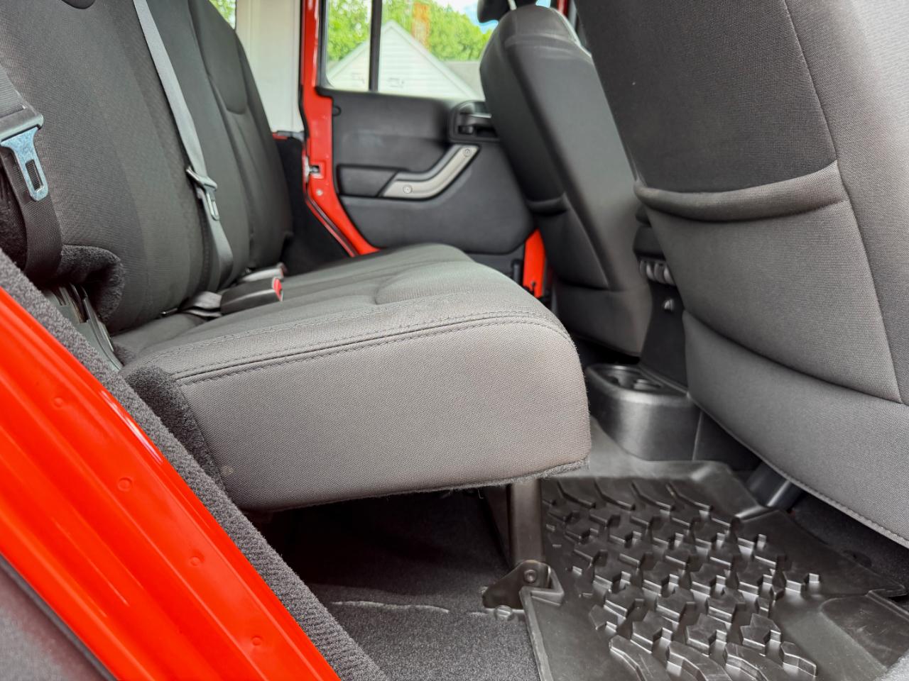 Jeep Wrangler Unlimited 4WD 4dr Sport 2015