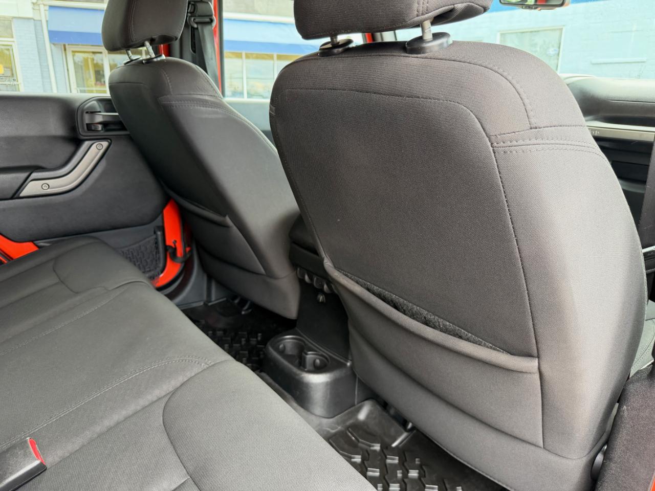 Jeep Wrangler Unlimited 4WD 4dr Sport 2015