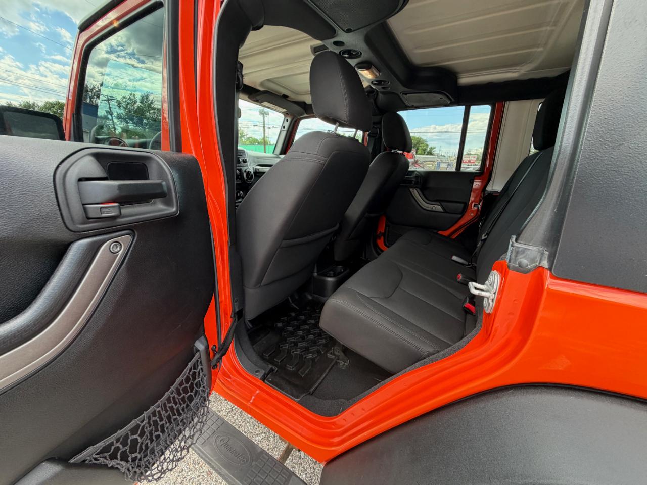 Jeep Wrangler Unlimited 4WD 4dr Sport 2015