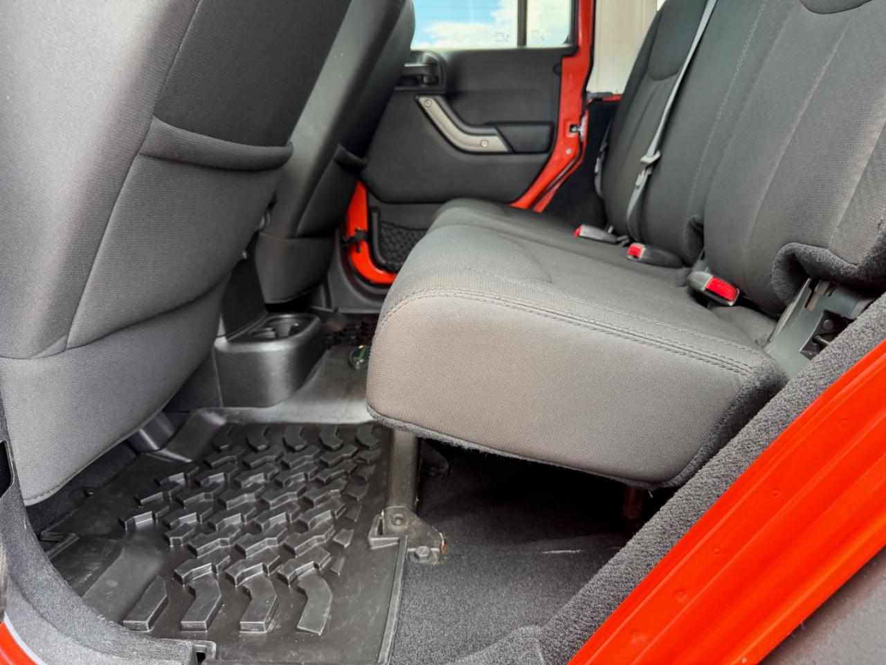 Jeep Wrangler Unlimited 4WD 4dr Sport 2015