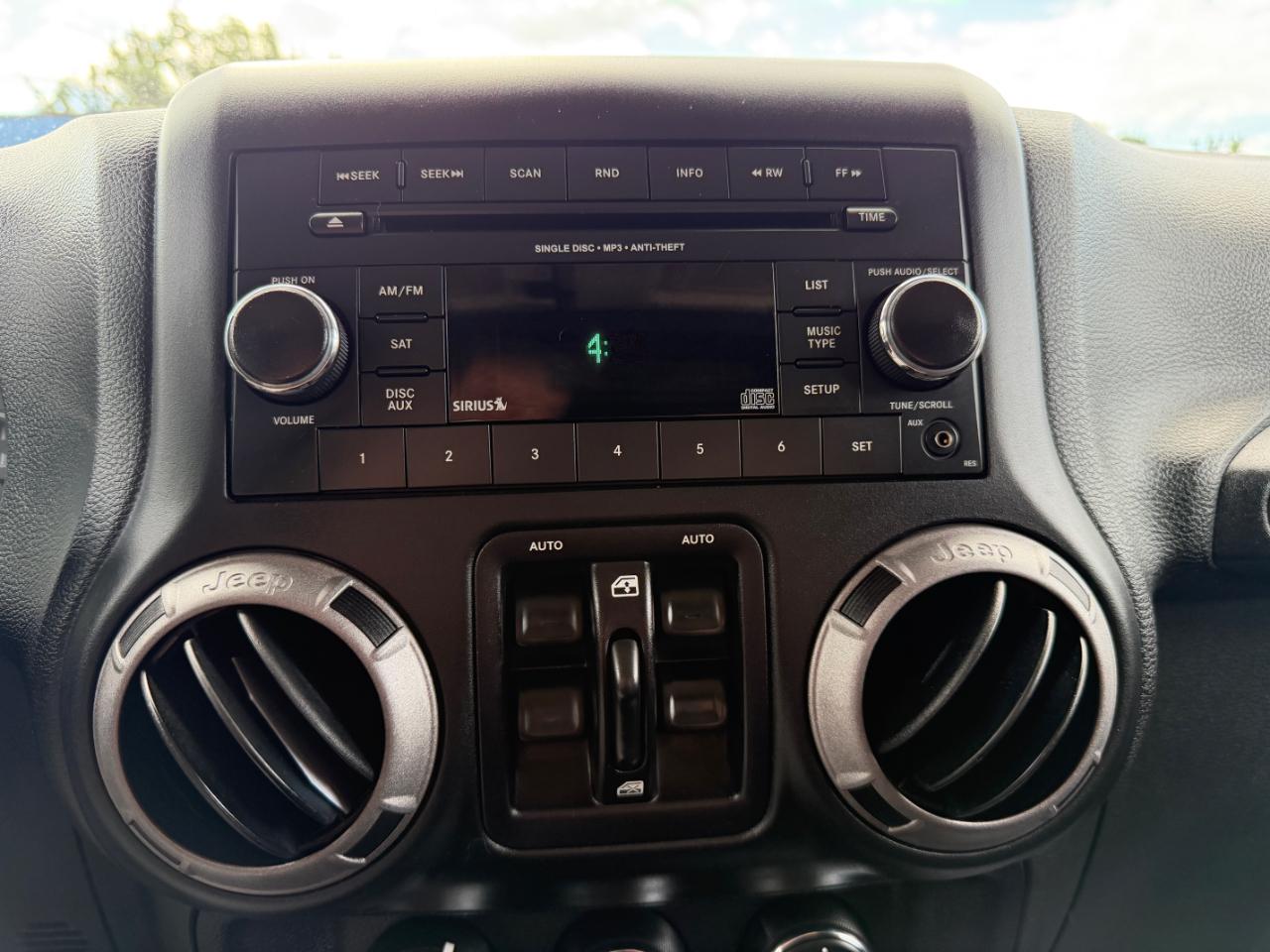 Jeep Wrangler Unlimited 4WD 4dr Sport 2015