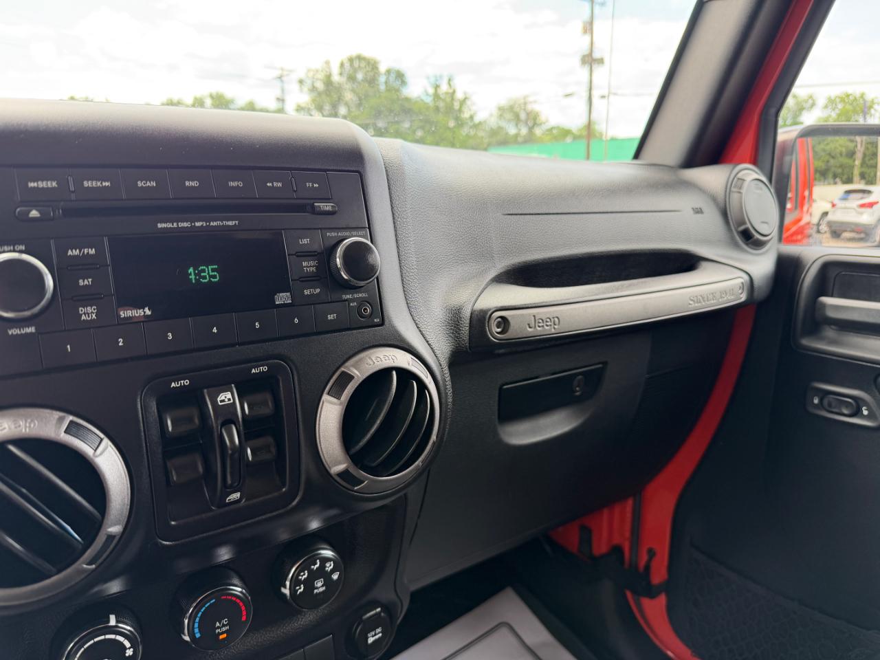 Jeep Wrangler Unlimited 4WD 4dr Sport 2015