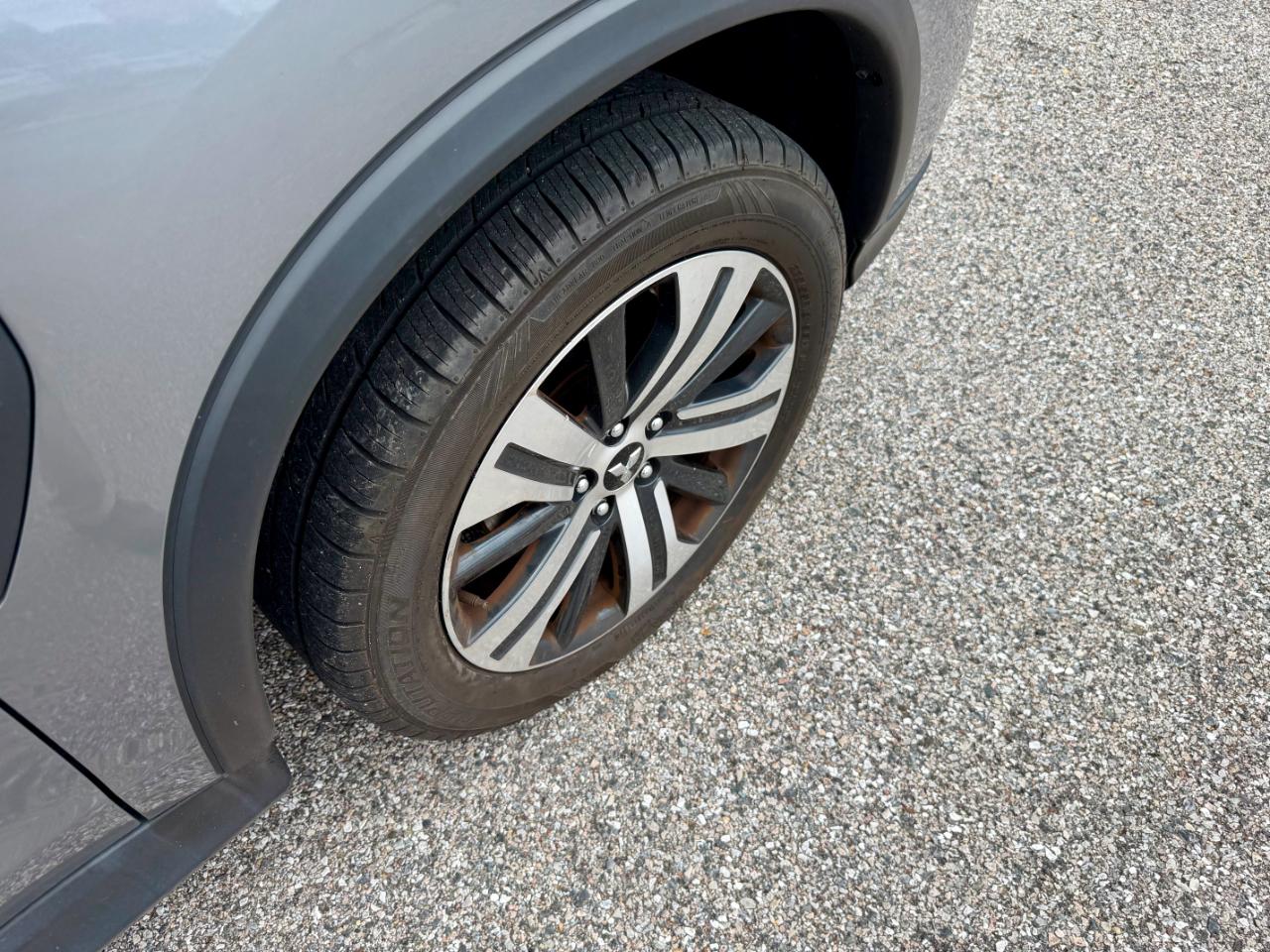 Mitsubishi Outlander Sport ES 2.0 CVT 2021