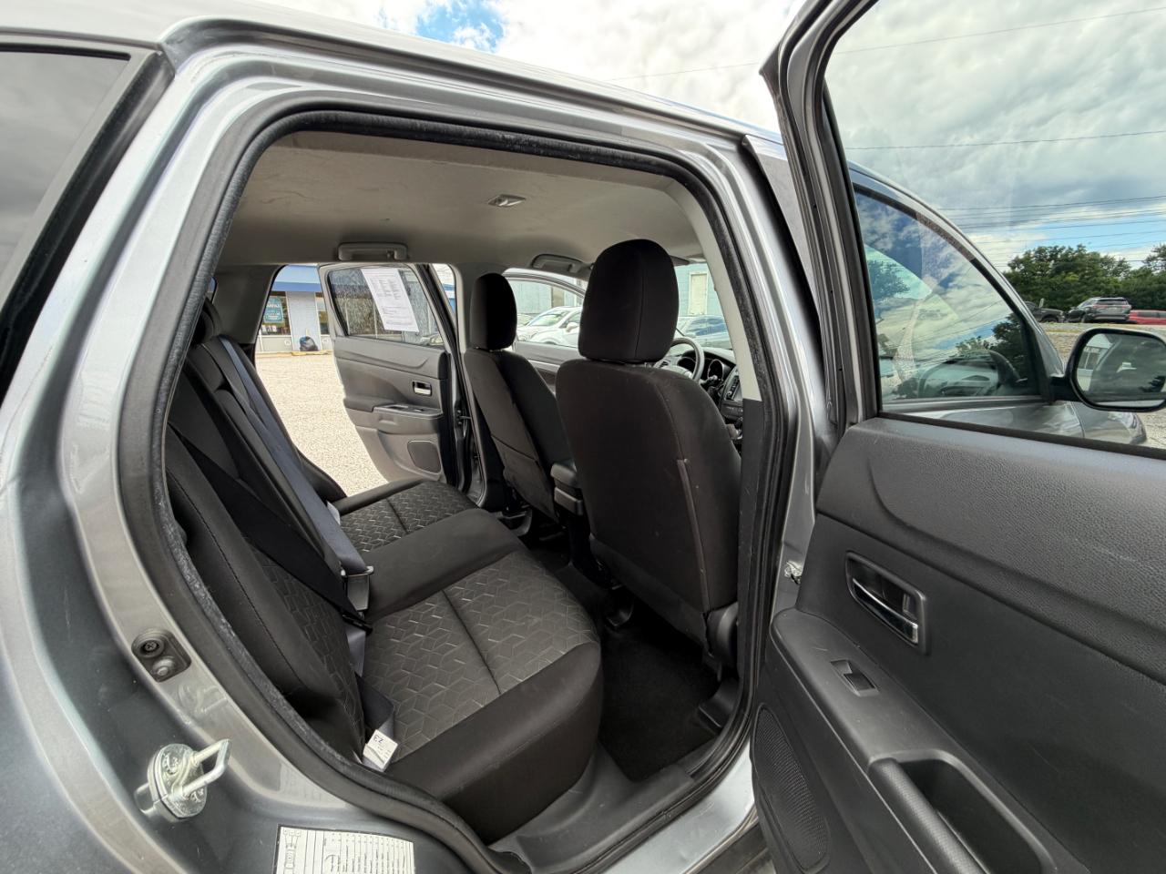Mitsubishi Outlander Sport ES 2.0 CVT 2021