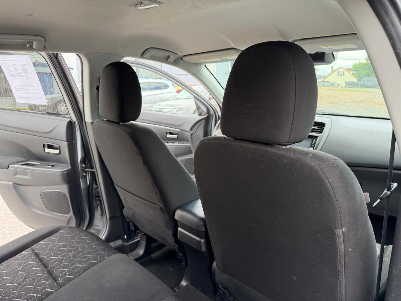 Mitsubishi Outlander Sport ES 2.0 CVT 2021