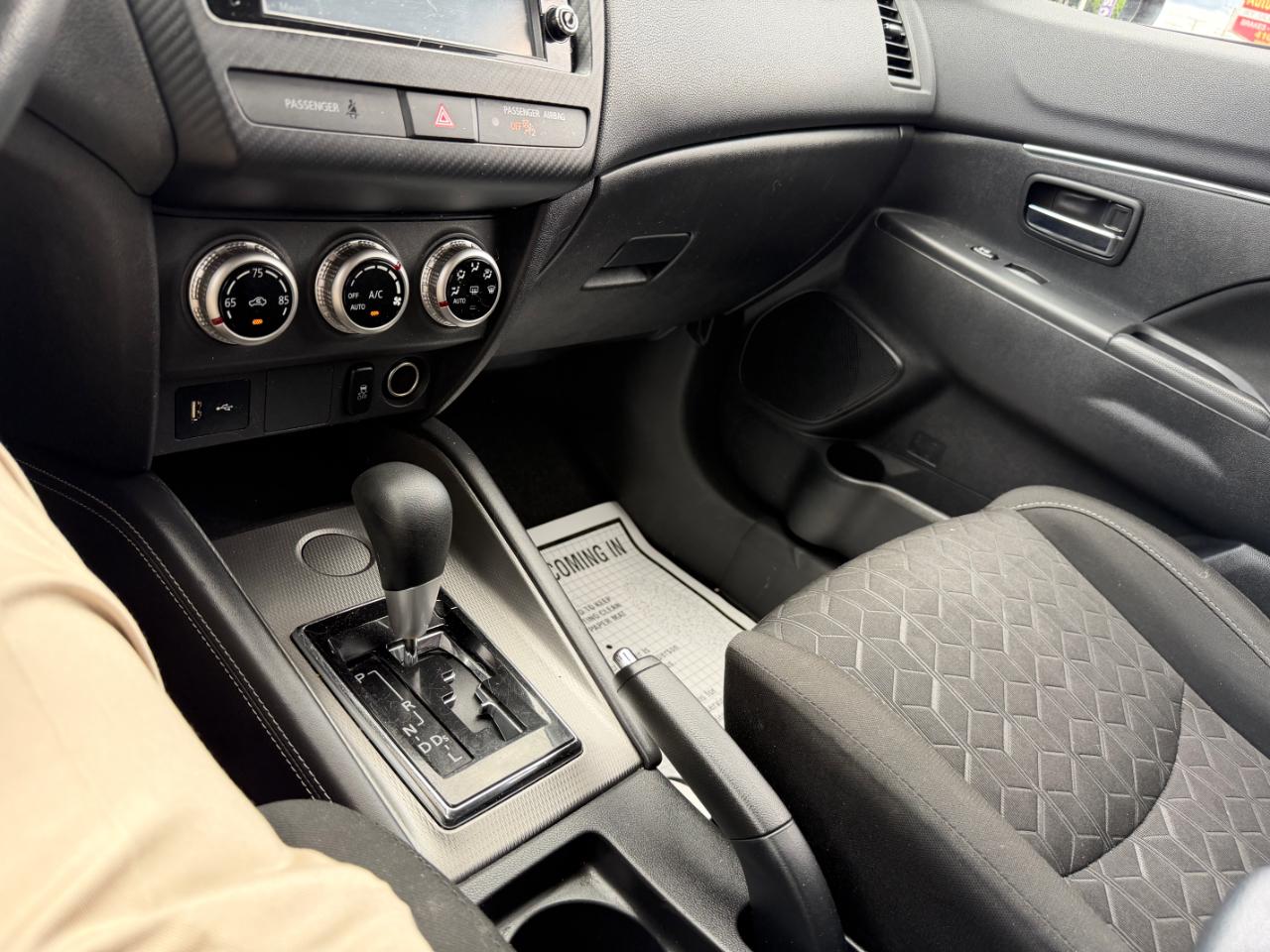 Mitsubishi Outlander Sport ES 2.0 CVT 2021
