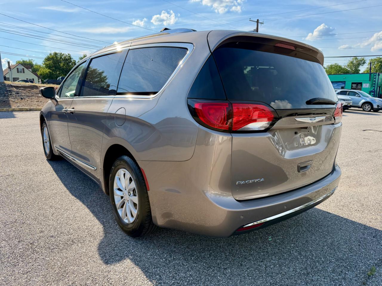 Chrysler Pacifica Touring L FWD 2018