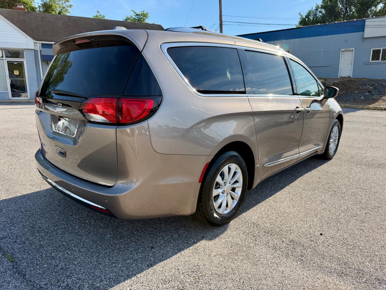 Chrysler Pacifica Touring L FWD 2018