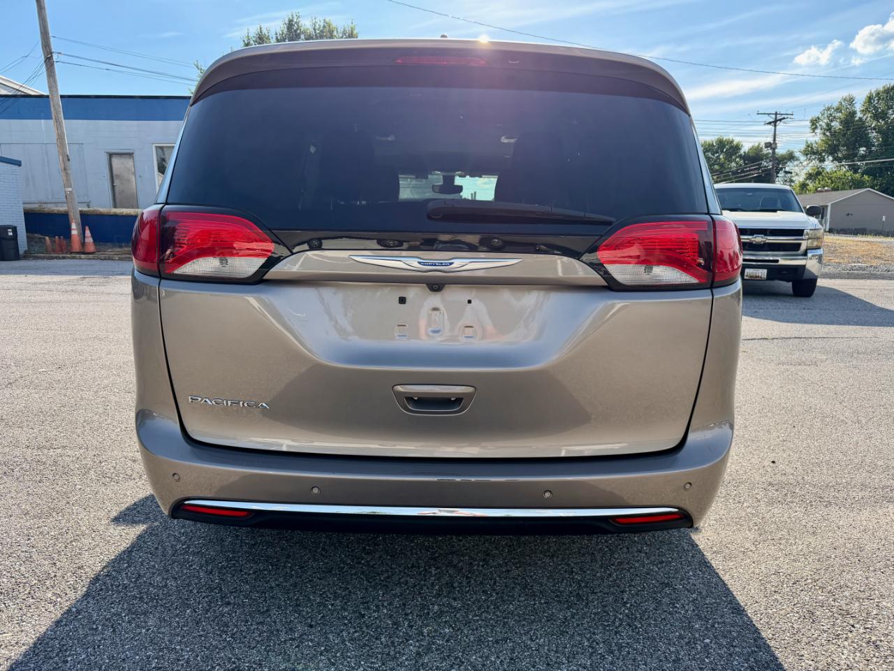 Chrysler Pacifica Touring L FWD 2018