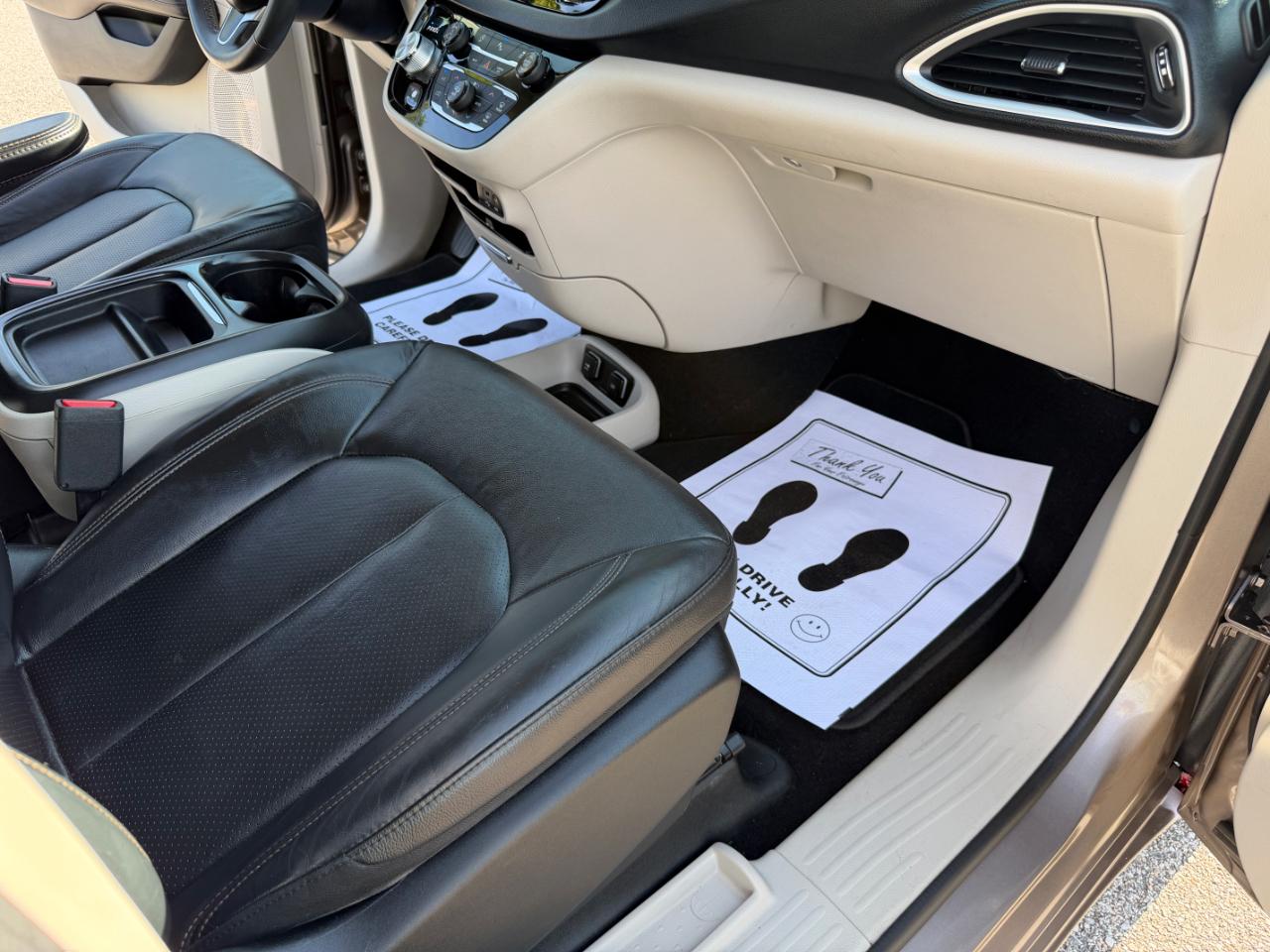 Chrysler Pacifica Touring L FWD 2018