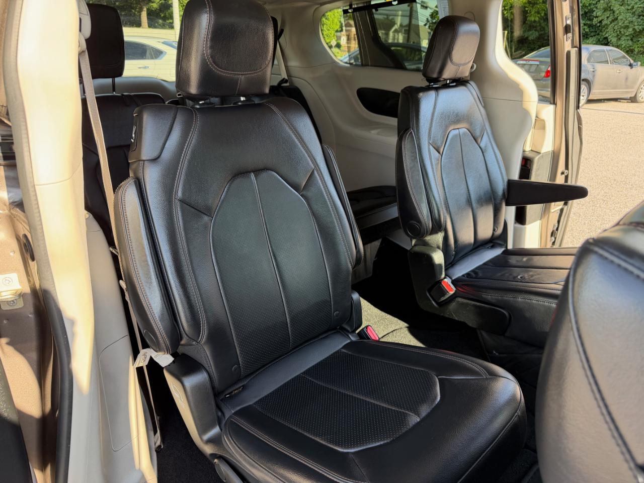 Chrysler Pacifica Touring L FWD 2018