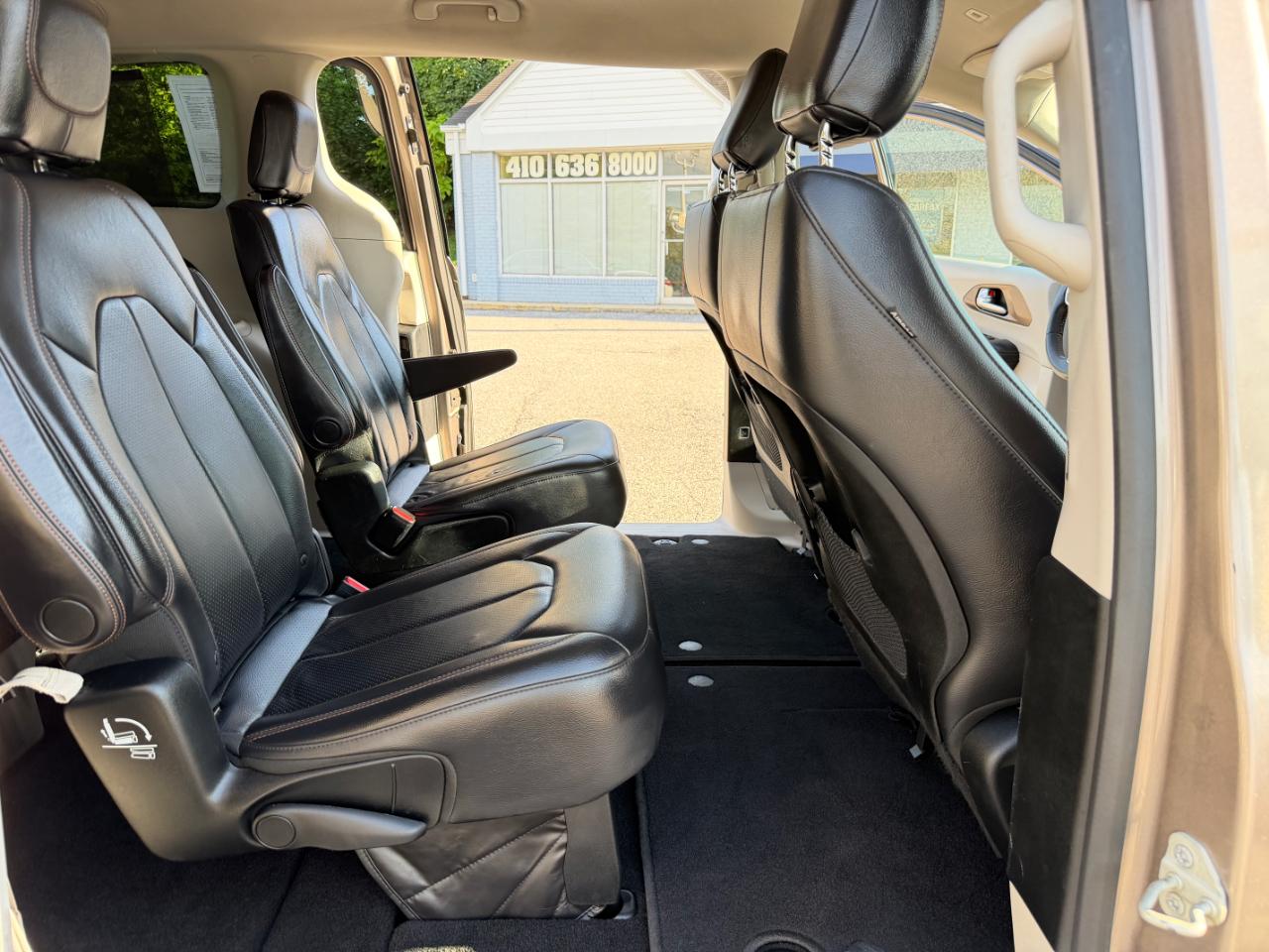Chrysler Pacifica Touring L FWD 2018