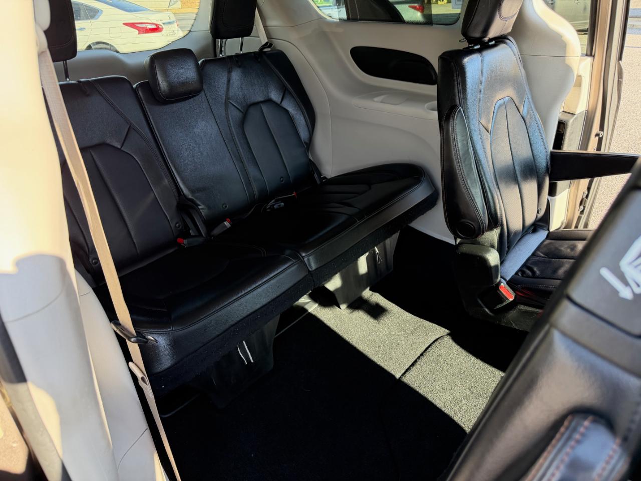 Chrysler Pacifica Touring L FWD 2018