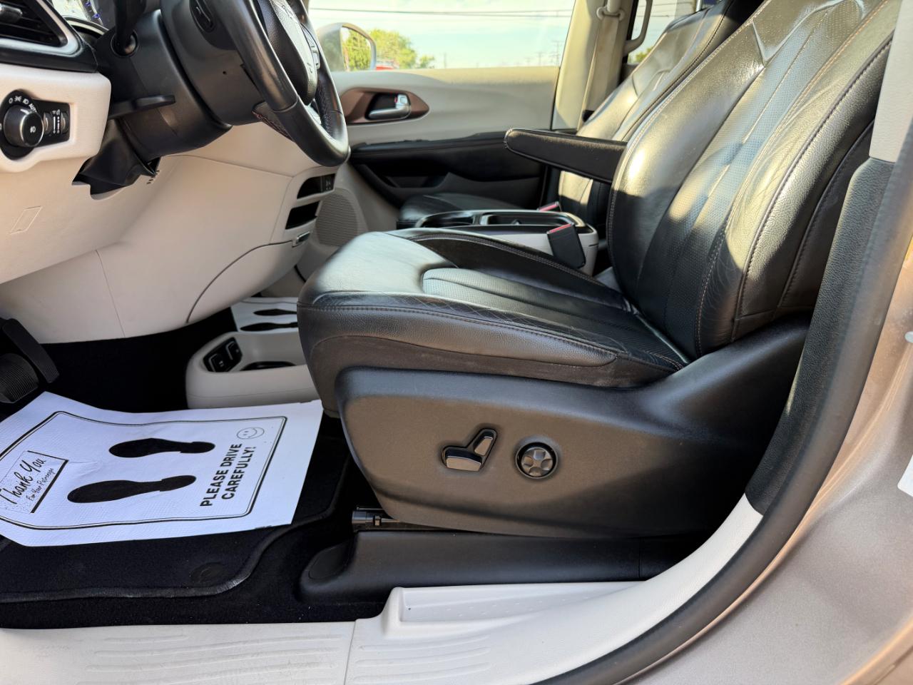 Chrysler Pacifica Touring L FWD 2018