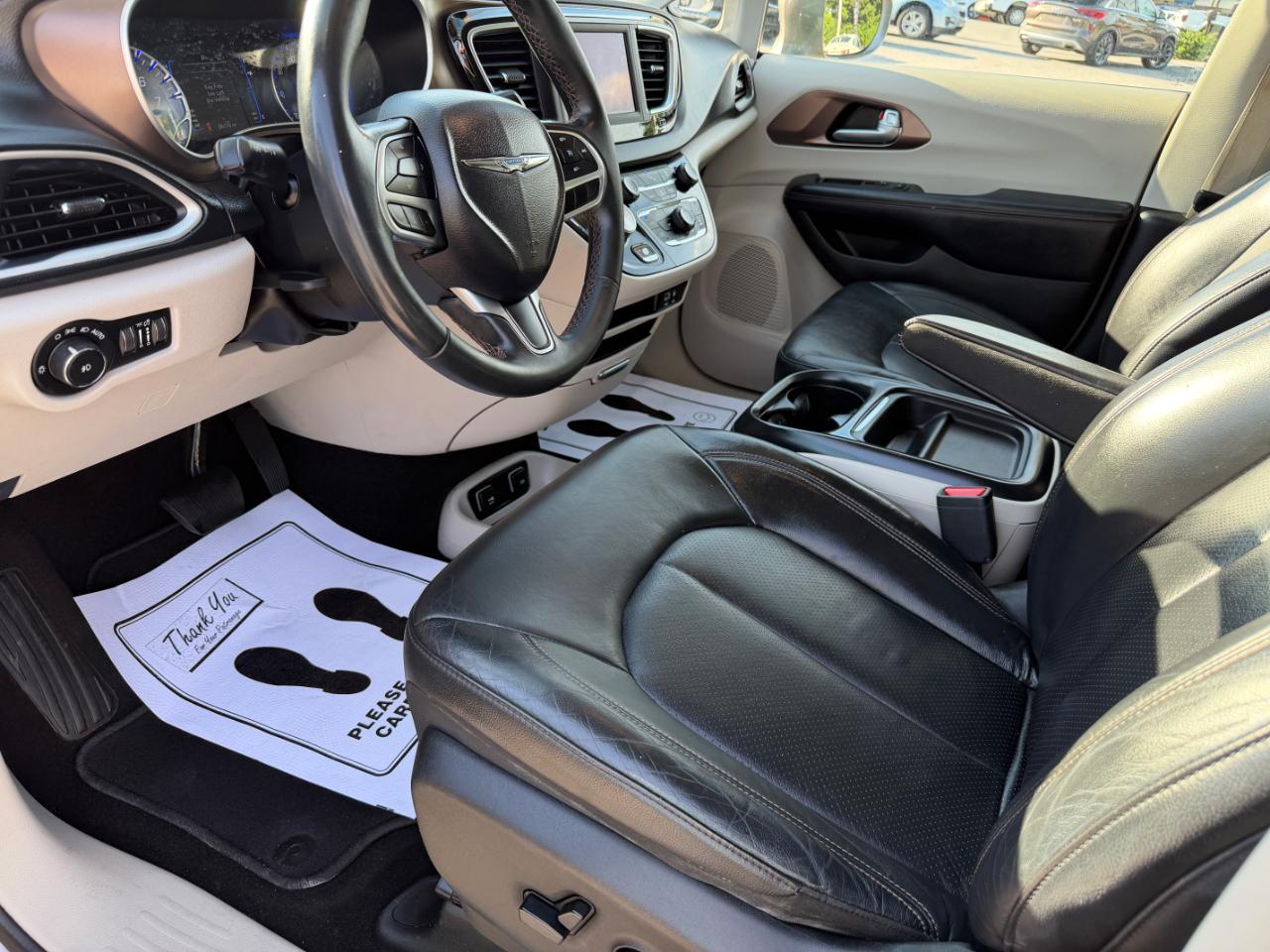 Chrysler Pacifica Touring L FWD 2018