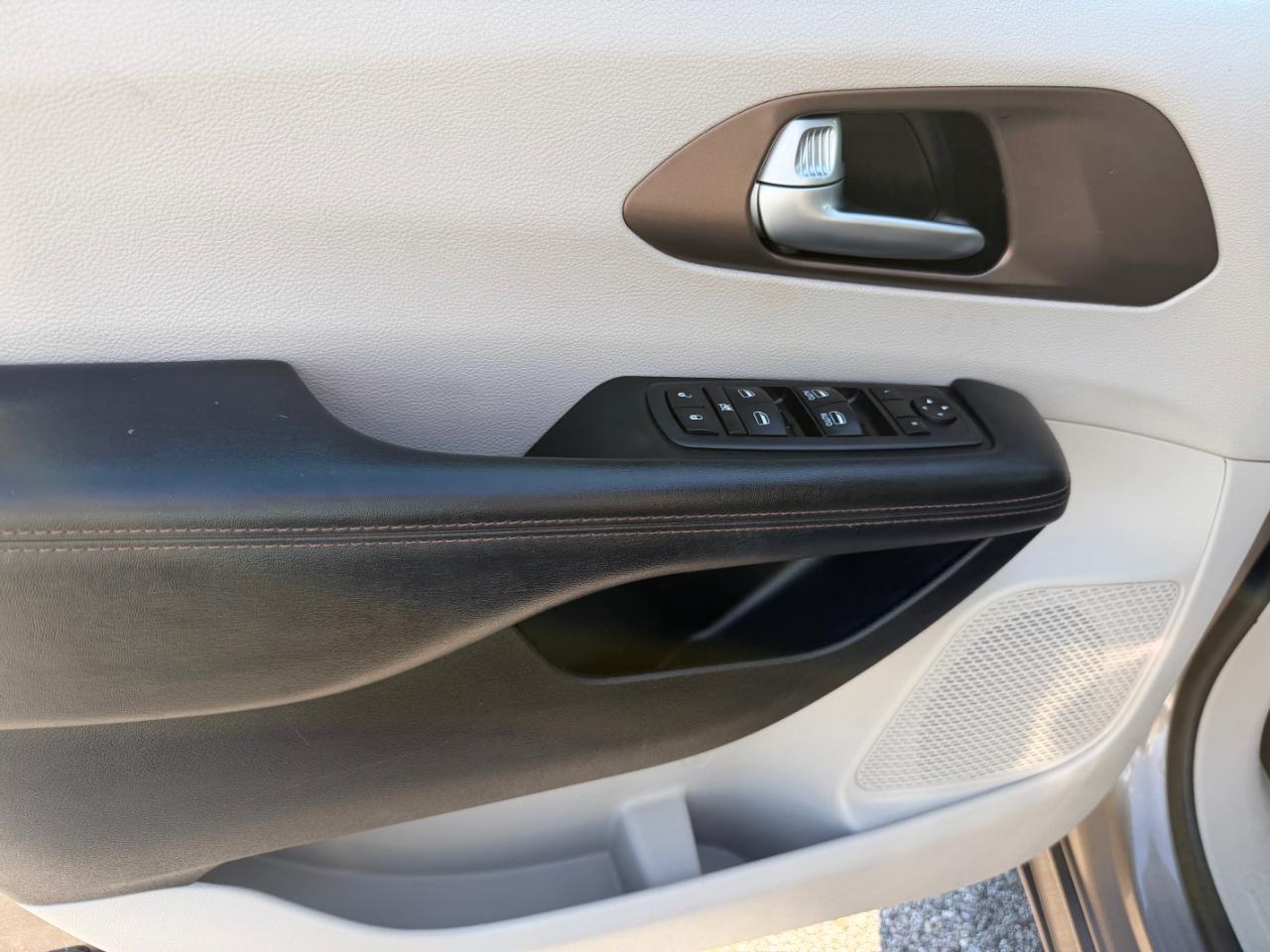 Chrysler Pacifica Touring L FWD 2018