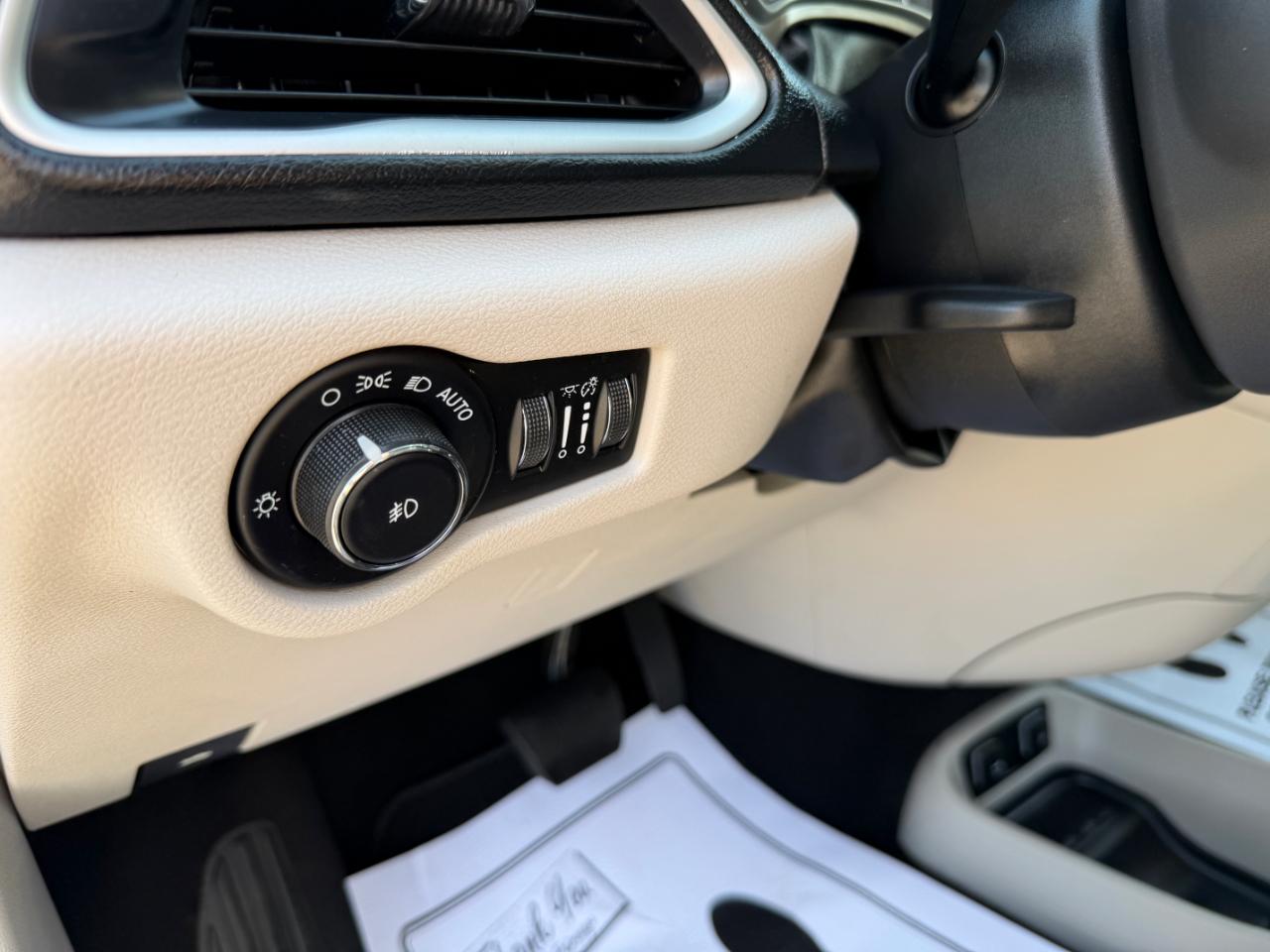 Chrysler Pacifica Touring L FWD 2018