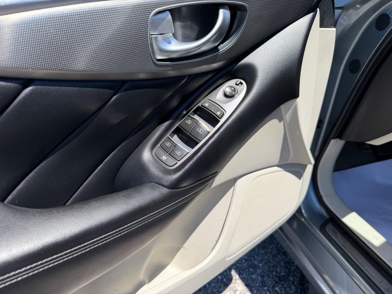 Infiniti Q50 4dr Sdn Premium AWD 2015