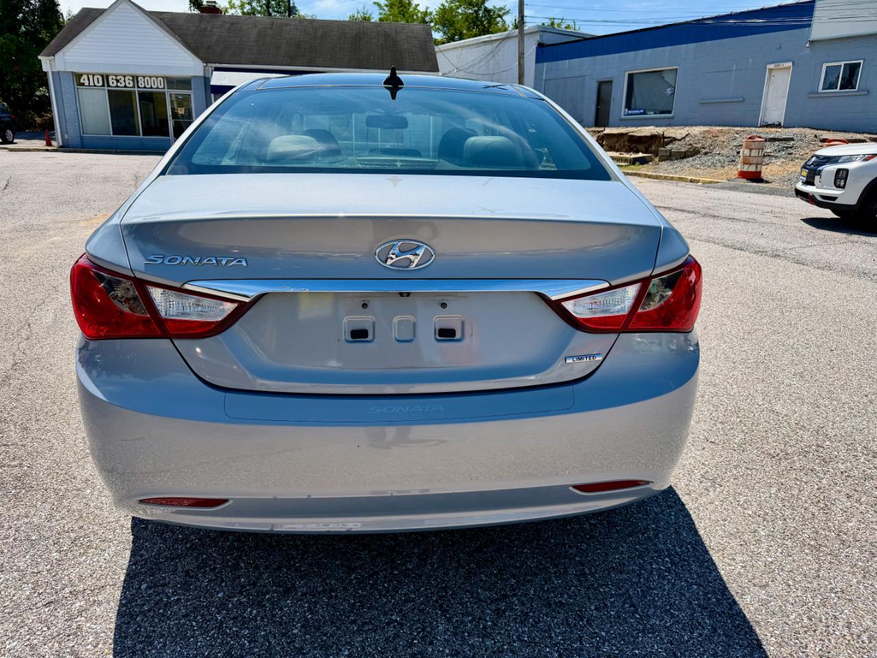 Hyundai Sonata 4dr Sdn 2.4L Auto Limited PZEV 2012