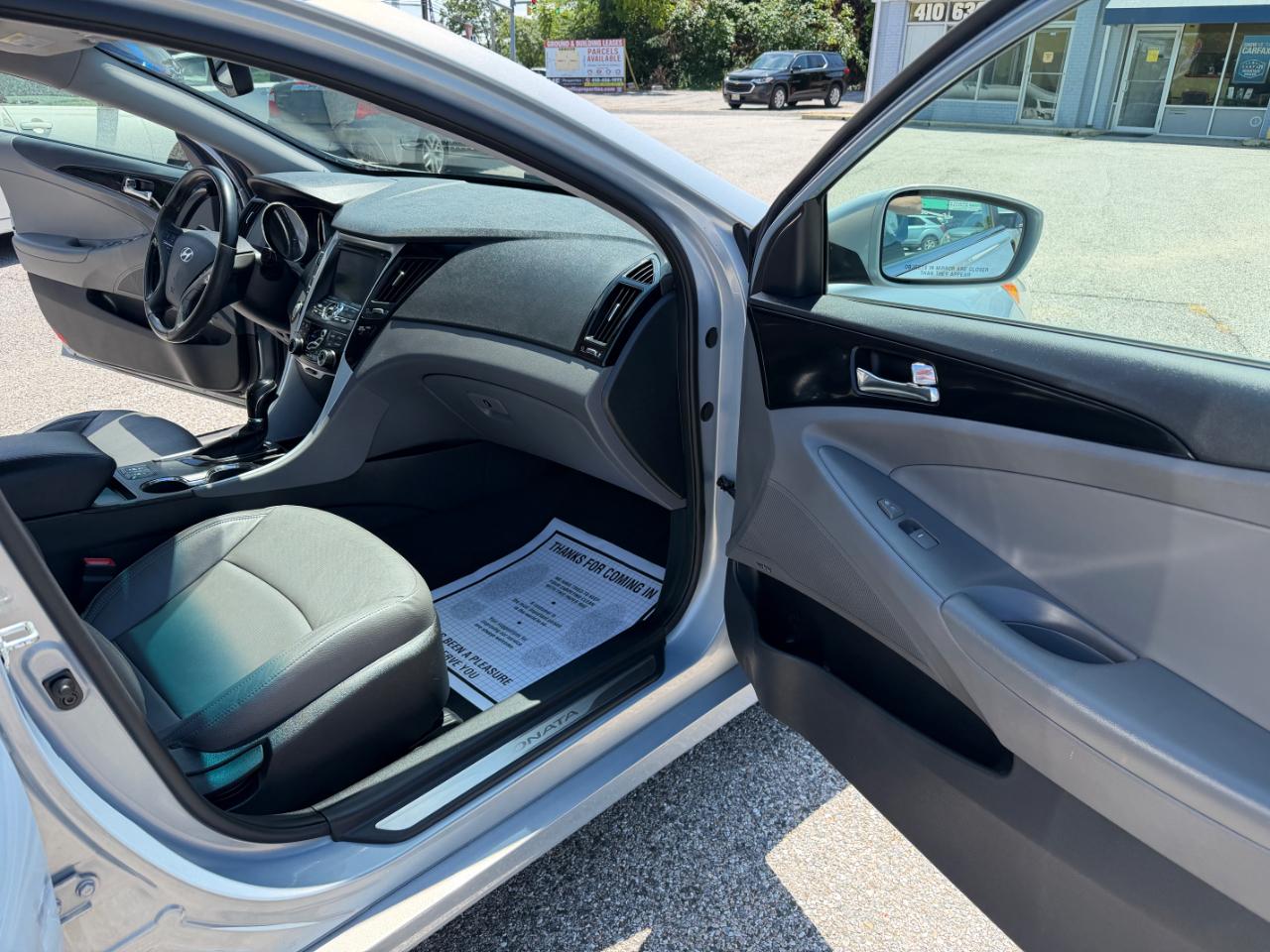 Hyundai Sonata 4dr Sdn 2.4L Auto Limited PZEV 2012