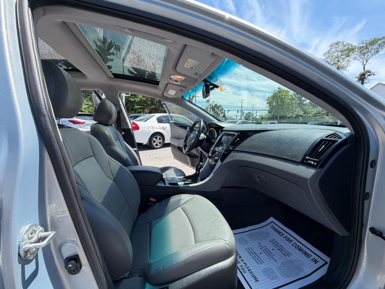Hyundai Sonata 4dr Sdn 2.4L Auto Limited PZEV 2012