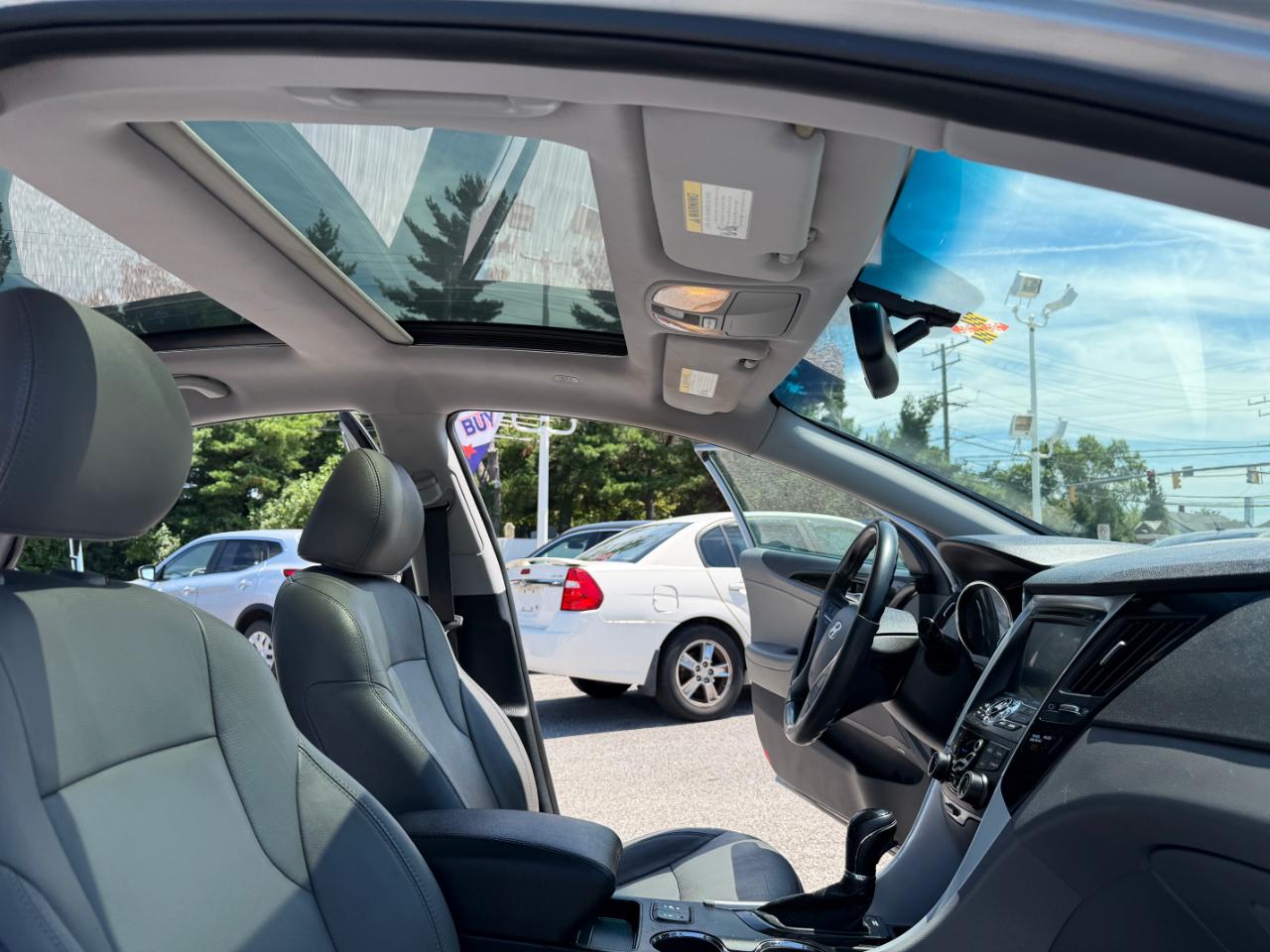 Hyundai Sonata 4dr Sdn 2.4L Auto Limited PZEV 2012