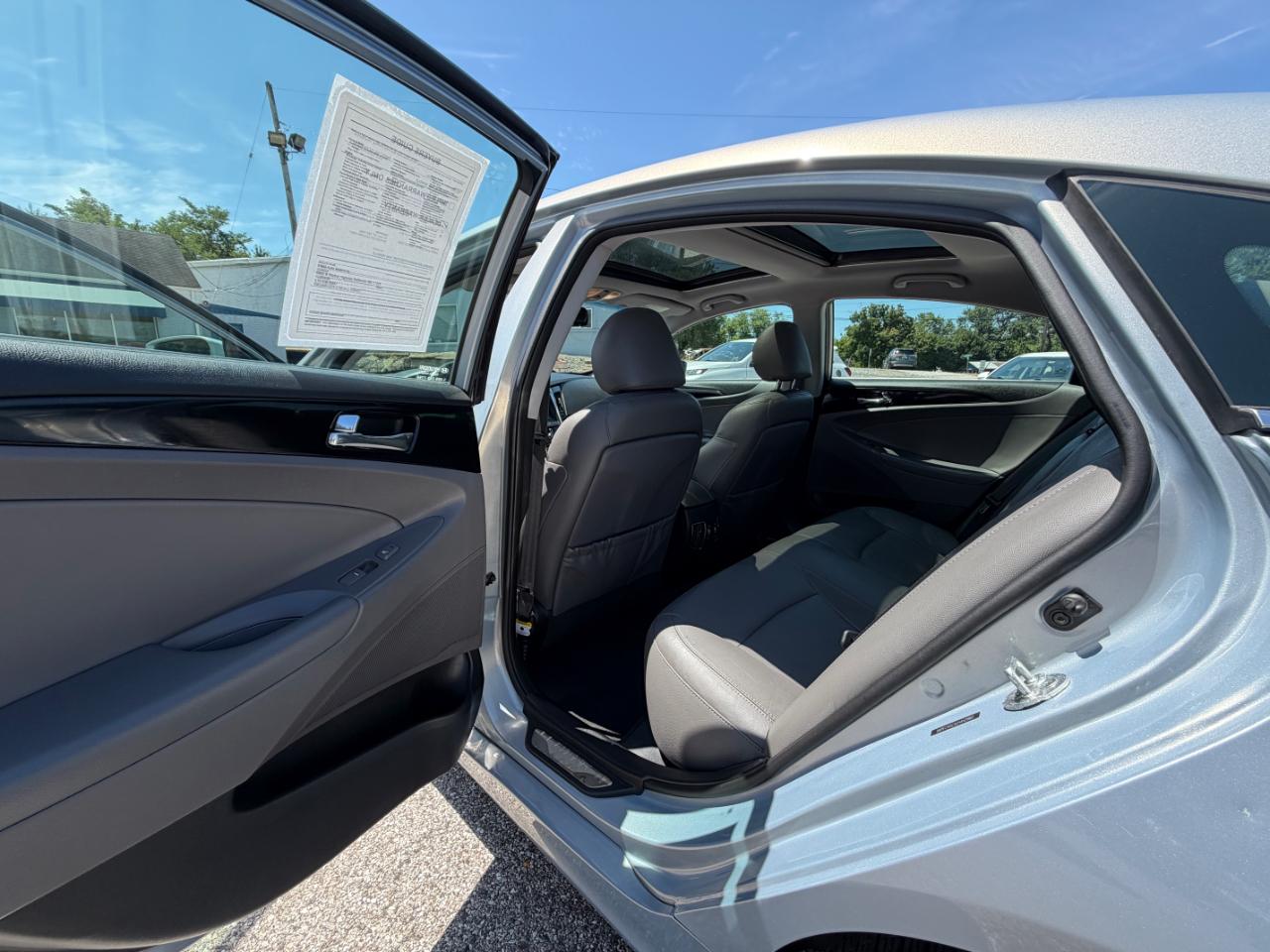 Hyundai Sonata 4dr Sdn 2.4L Auto Limited PZEV 2012