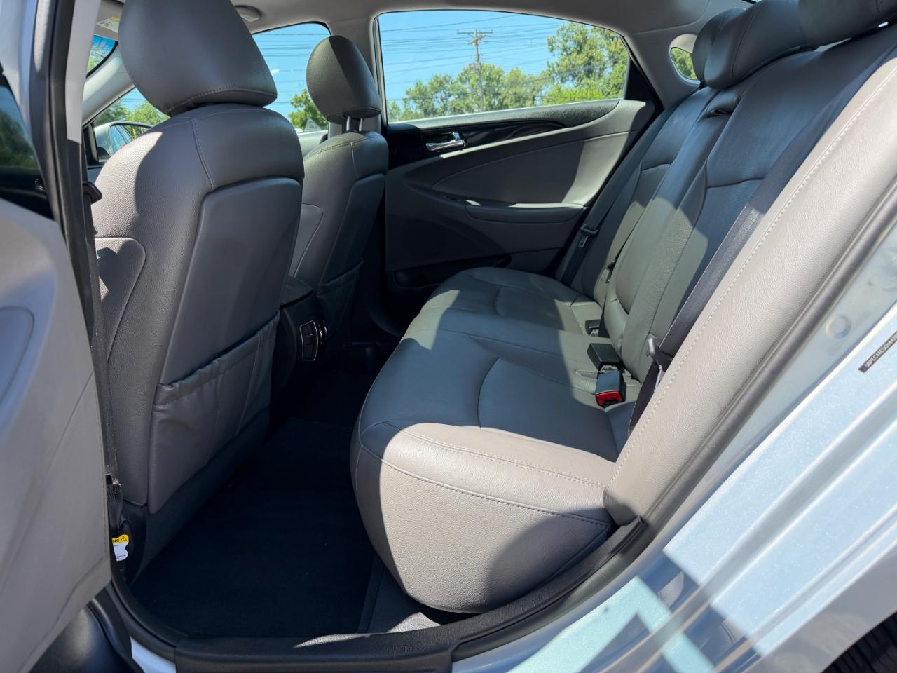 Hyundai Sonata 4dr Sdn 2.4L Auto Limited PZEV 2012