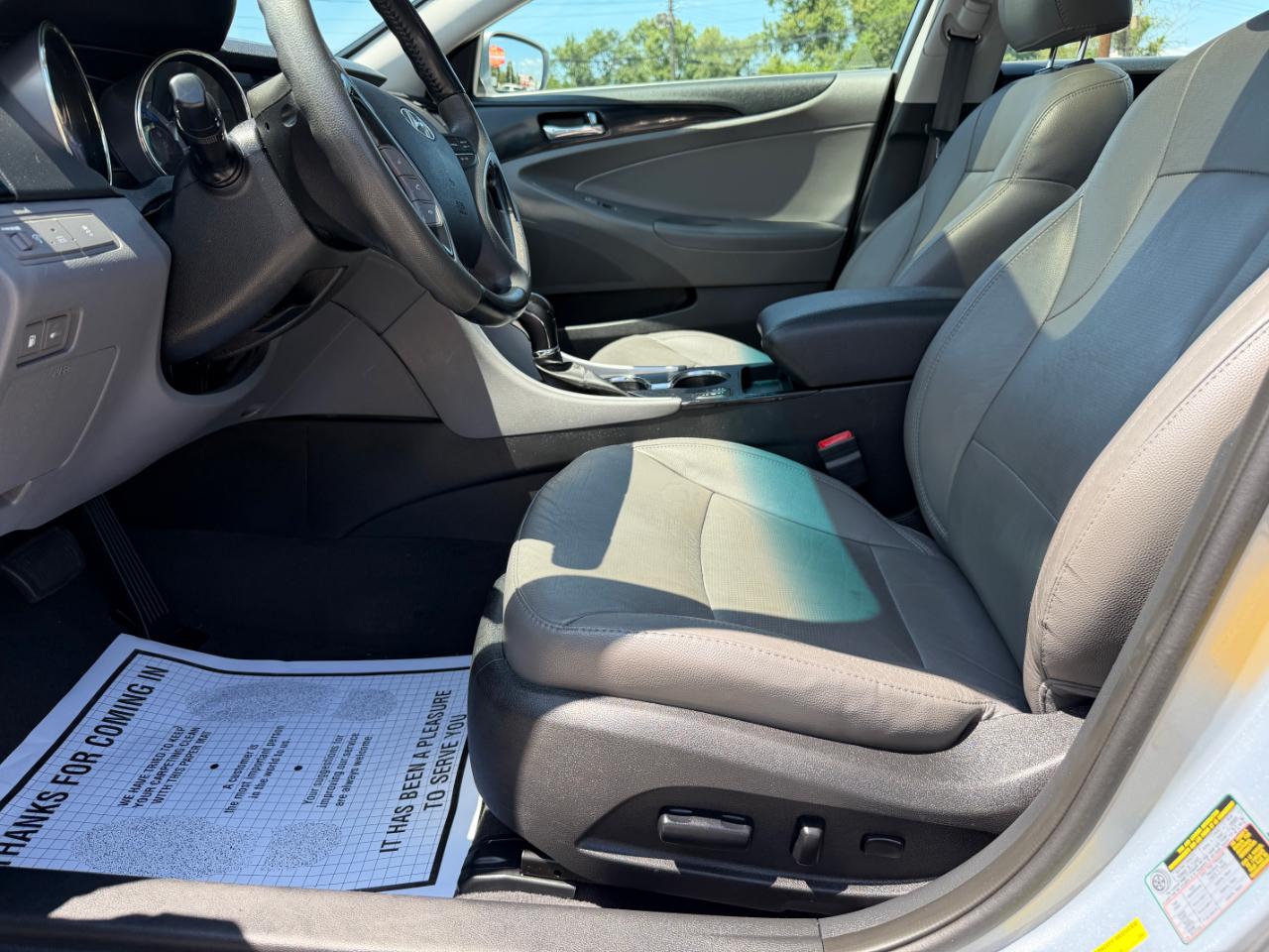 Hyundai Sonata 4dr Sdn 2.4L Auto Limited PZEV 2012