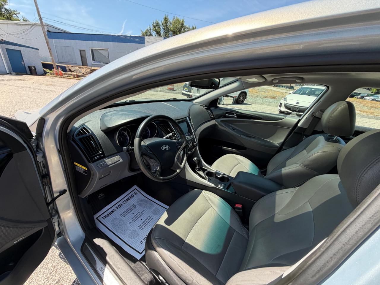 Hyundai Sonata 4dr Sdn 2.4L Auto Limited PZEV 2012