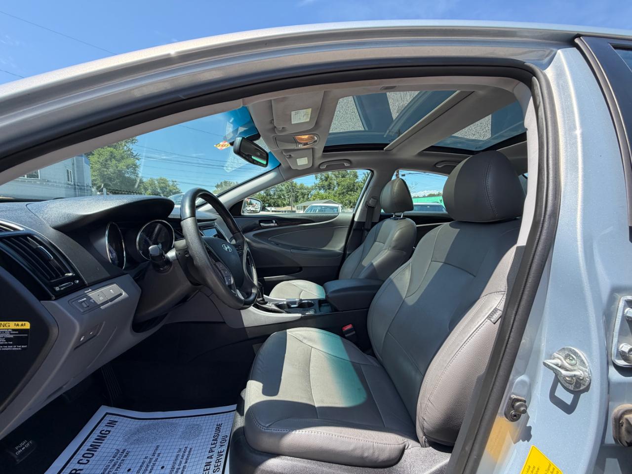Hyundai Sonata 4dr Sdn 2.4L Auto Limited PZEV 2012