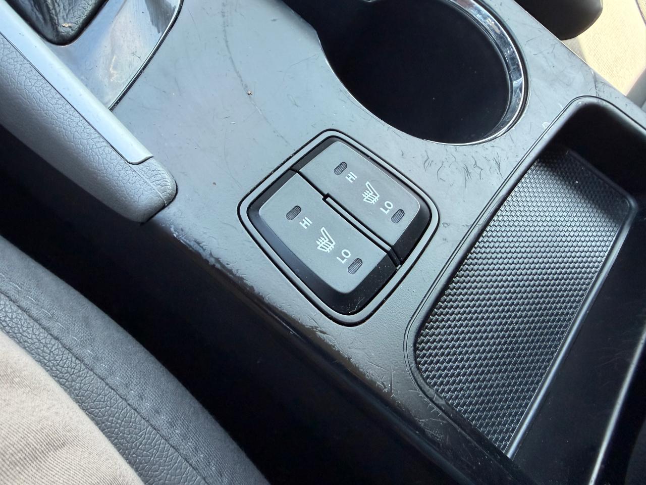 Hyundai Sonata 4dr Sdn 2.4L Auto Limited PZEV 2012