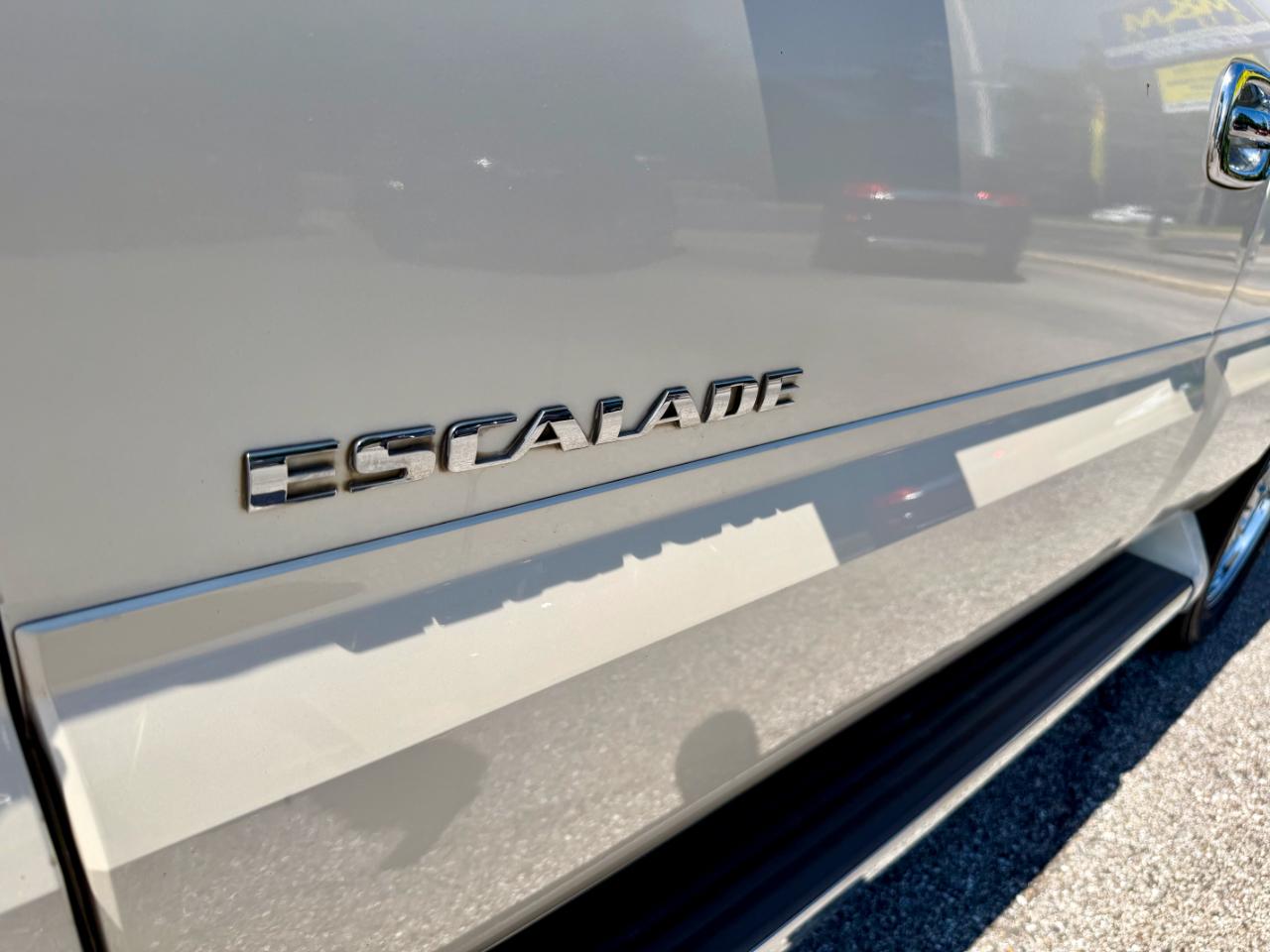 Cadillac Escalade 4dr AWD 2006