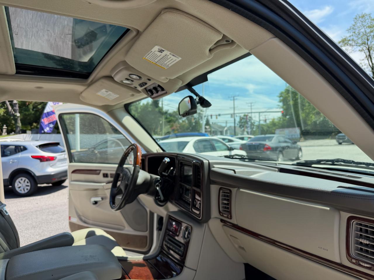 Cadillac Escalade 4dr AWD 2006