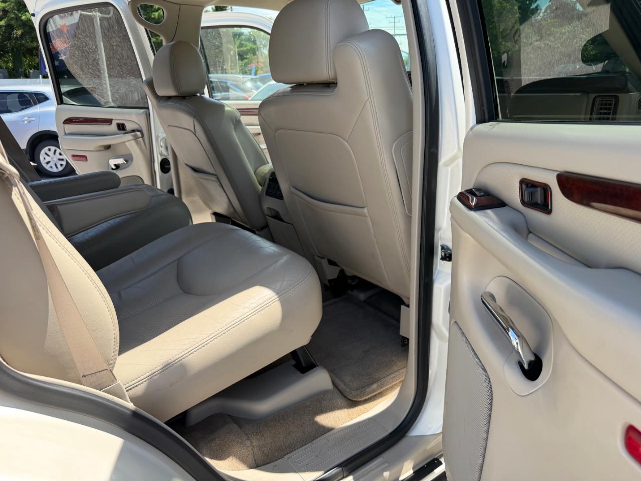 Cadillac Escalade 4dr AWD 2006