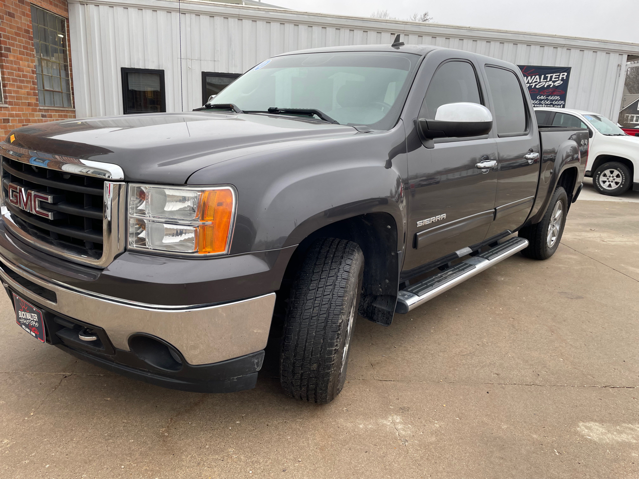 GMC Sierra 1500 SLE Crew Cab 4WD 2010