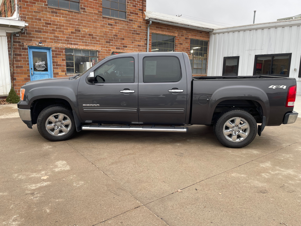 GMC Sierra 1500 SLE Crew Cab 4WD 2010